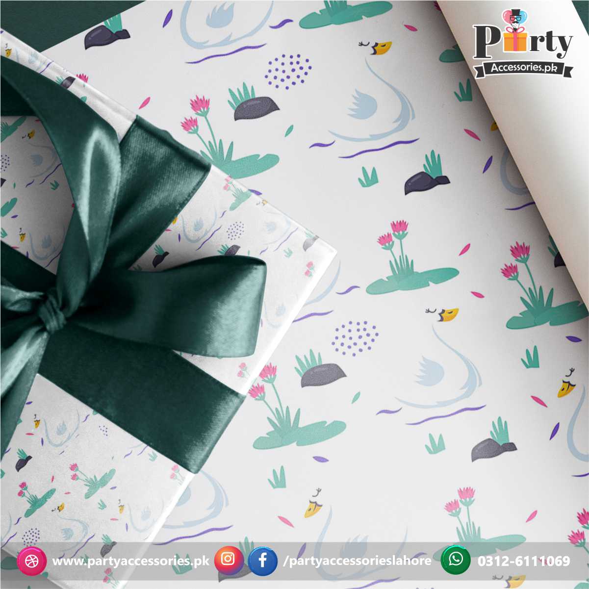 Gift Wrapping Sheet In Swan theme