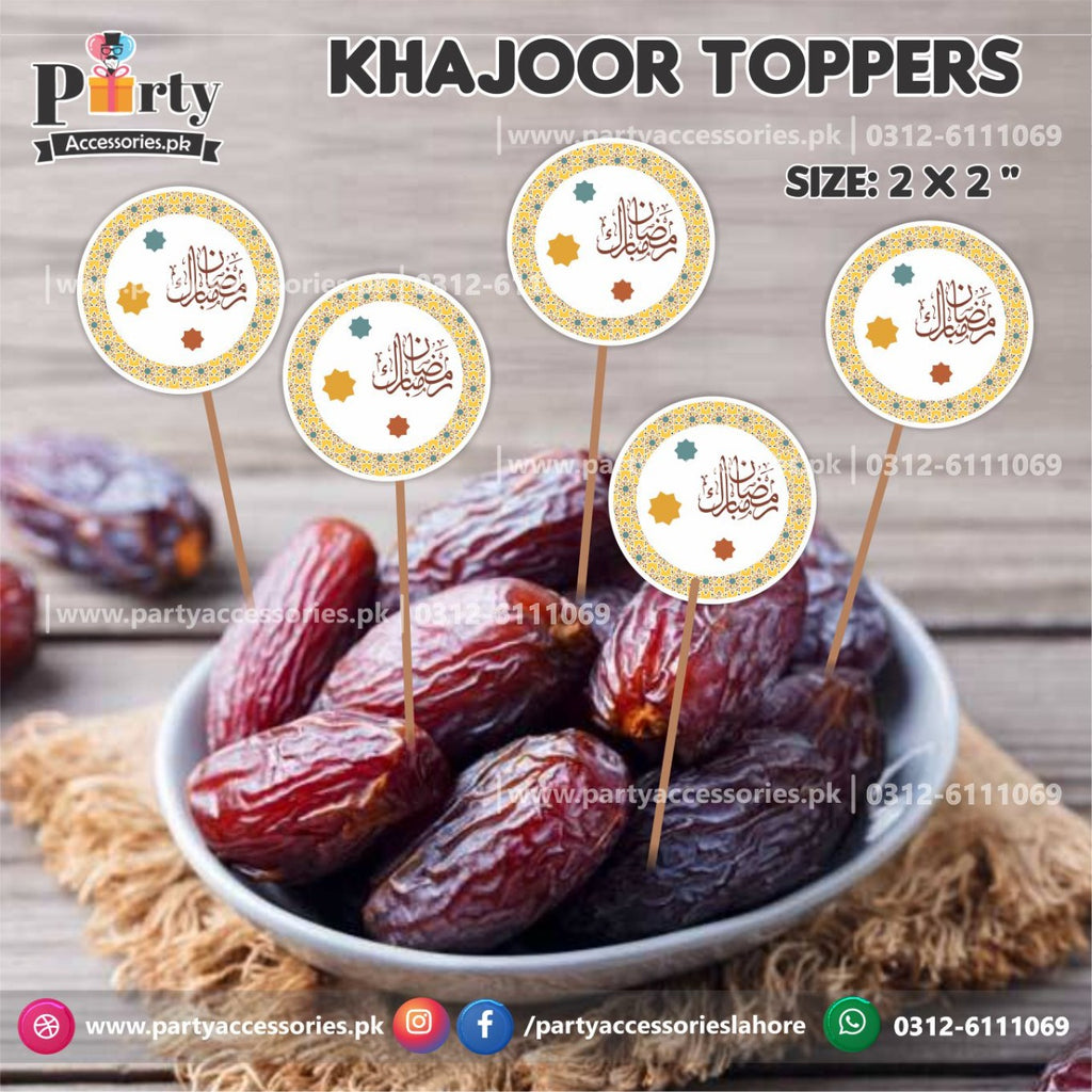 round khajoor toppers in golden color 