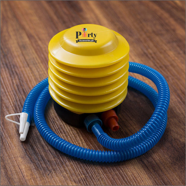 Balloon filling foot pump